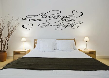 Always kiss me goodnight (2). Muursticker / Interieursticker