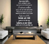 Aan onze tafel staat gezelligheid voorop, maar moet je wel je bordje leeg eten. Muursticker Aan onze tafel staat gezelligheid voorop, maar moet je wel je bordje leeg eten. Muursticker